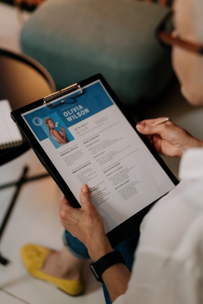 Acing the &quot;Walk Me Through Your CV&quot; Question in Investment Banking Interviews